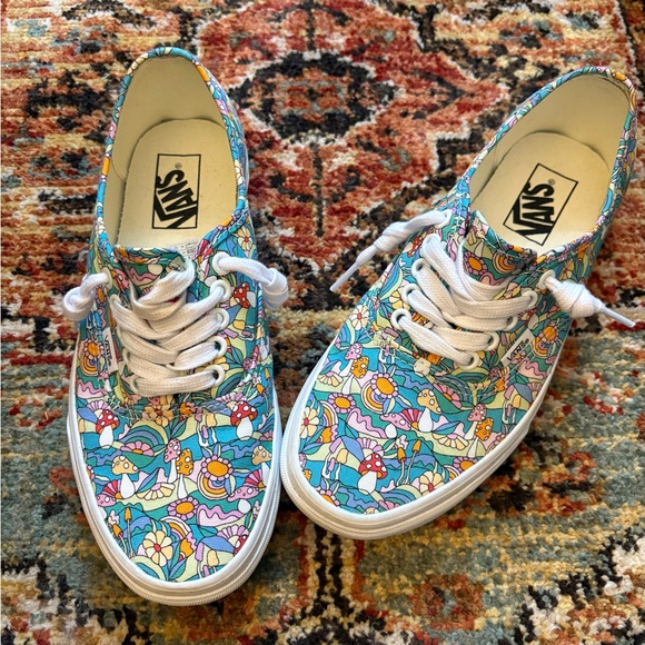 Vans Shoes - Vans Women's Colorful mushroom trippy skate Sneakers shoes size 9